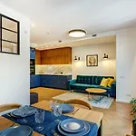 Downtown In Str. Apartament *